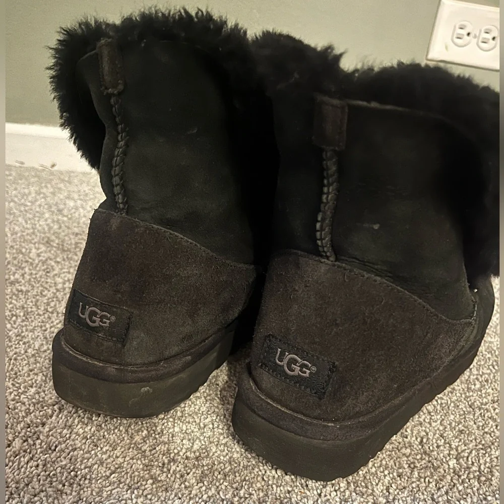 Ugg Gita Bow Mini size 10 Black Suede Women's Boots with Fur Trim and Pom Poms